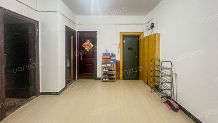 中铁十七局集团职工宿舍区二手房实景图