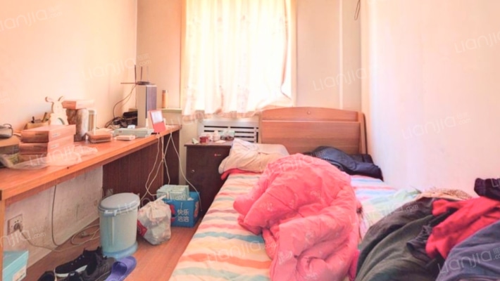 华阳主路 金地小区 低楼层 大三居-卧室C