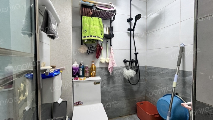 南北通透两居室 满五税费低 停车方便户型方正-卫生间