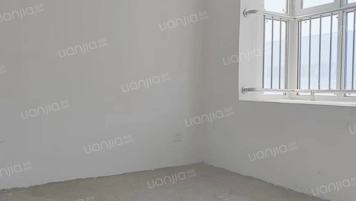 钻石商圈，就学方便，电梯房，全天采光，配套齐全-卧室A