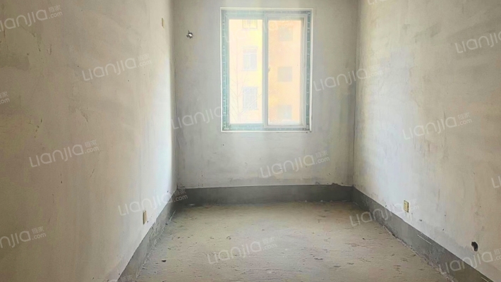 德信公园旁 毛坯房双卫三居 中间楼层 生活设施齐全-卧室A