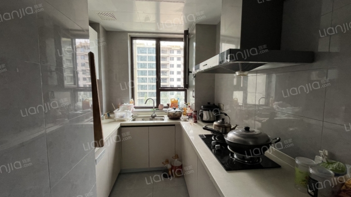 一梯两户，高铁板块，南北通透两居室，厅卧朝南-厨房