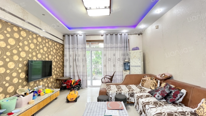 河畔名居B区二手房实景图