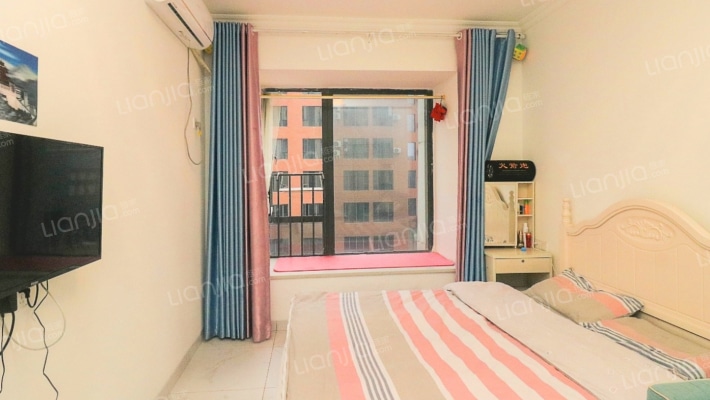 国际建坤城 看方便 价格可聊  通风采光好-卧室
