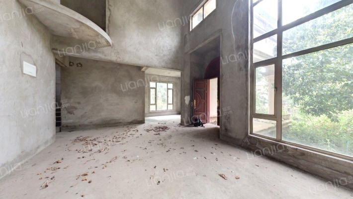 恒大金碧天下依云湖二手房实景图