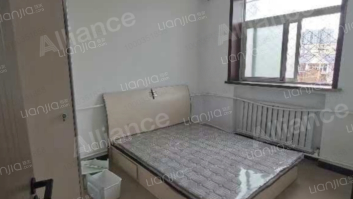 老财政局小区  中间楼层  南北两居室-卧室B