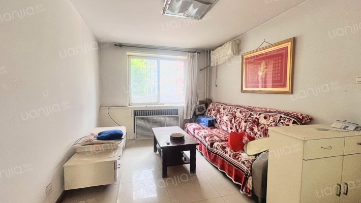 房子南北通透 有客厅有餐厅 小区里少有的户型宽敞两居-客厅