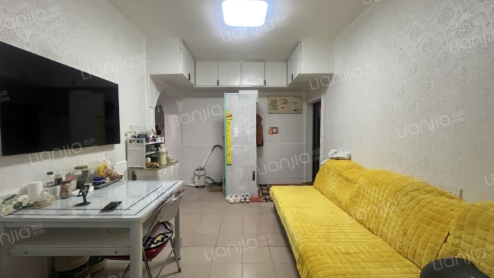 小区环境优美 停车方便 配套齐全-客厅