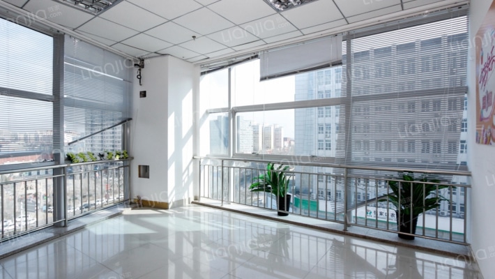 新东亚财富中心二手房实景图