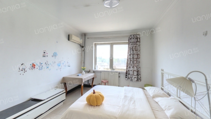 朗家胡同24号院二手房实景图