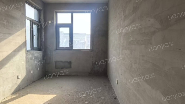 竹语堂 联排边户院子大 满五年 毛坯房 业主诚售-卧室B