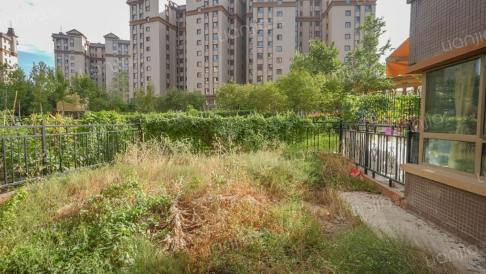 业主诚心出售一楼带花园北京路地铁口带地下车位-花园