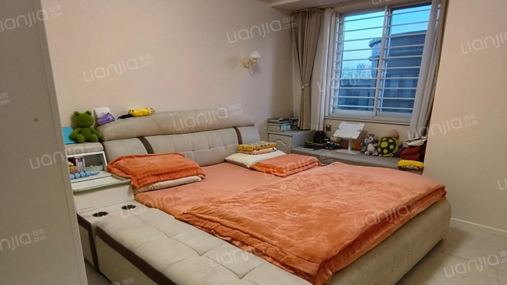 亿富银泰城二手房实景图