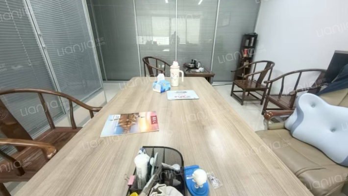 蔚蓝国际大厦二手房实景图
