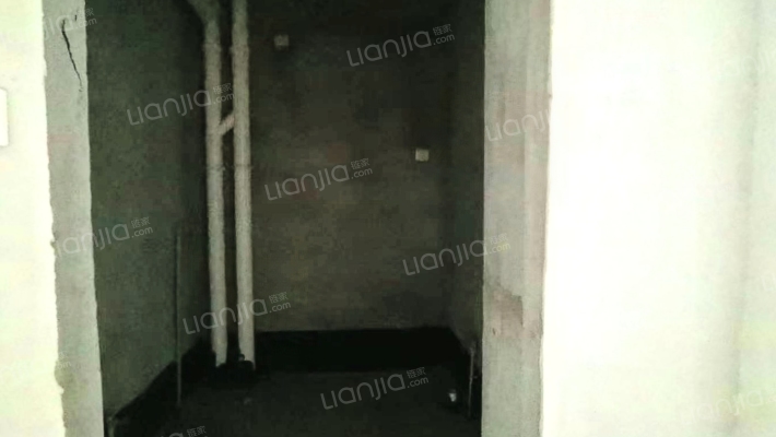 新上好房，南北通透，，户型方正，采光很好-卫生间