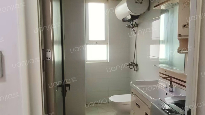 新上房源，明厨明卫大三居室，带车位，带地下室。-卫生间A