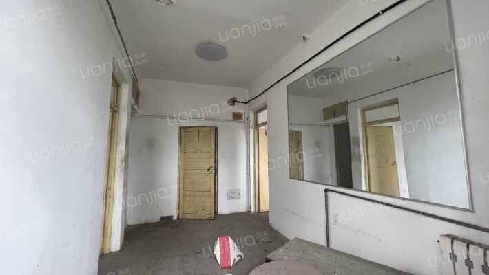 中铁十二局工程三工程有限公司修理制造厂二手房实景图