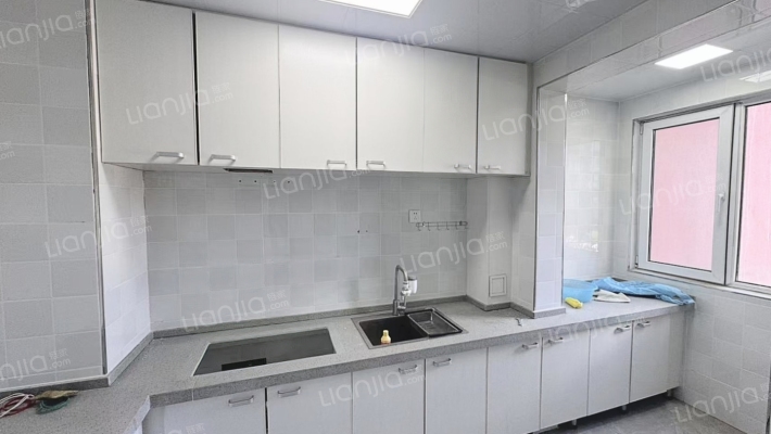 房本满二  电梯房 集中供暖 107国道旁出行方便-厨房