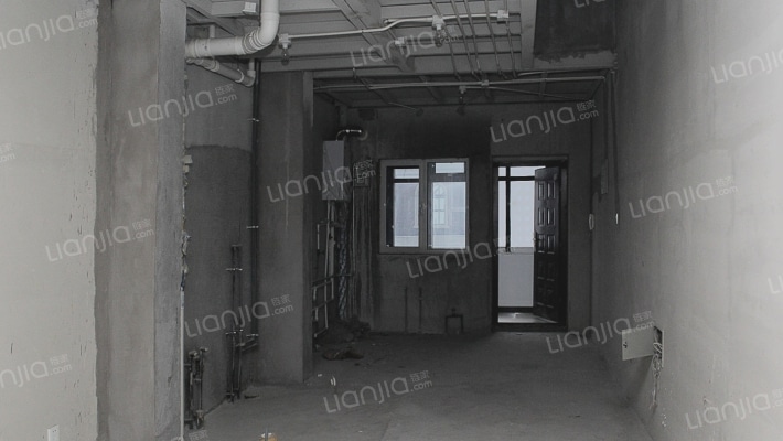 毛坯 实用空间大 税少 急售  高楼层-卧室A