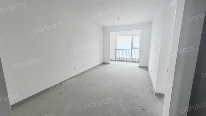 业主诚意出售，高楼层，全天采光-客厅