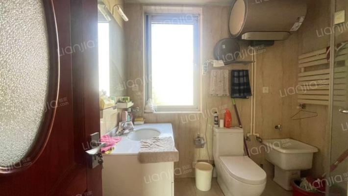 物探局   3-4  复试   4居室-卫生间A