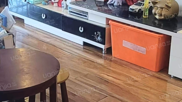 蓝天花园二手房实景图