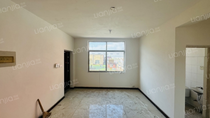 卧虎山花园小区三期二手房实景图