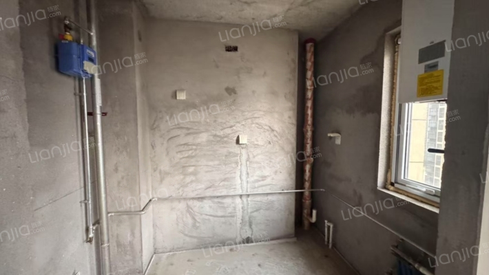 满二税费低，三阳户型格局方正，全天采光无遮挡-厨房