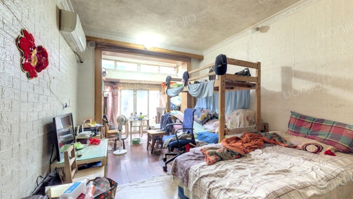 世界路151弄二手房实景图