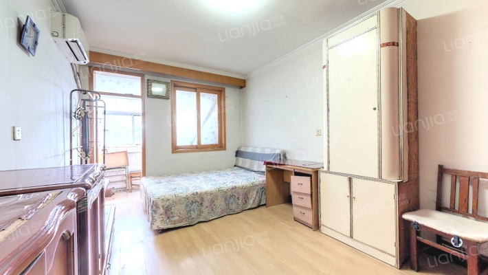 维尔康食品公司一宿舍二手房实景图