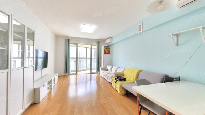 天山河畔花园二手房实景图