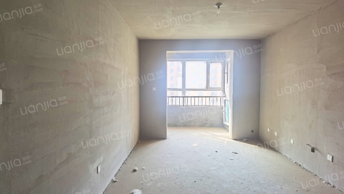 水榭春天，小区环境优美，出行方便楼下就是菜市场-客厅