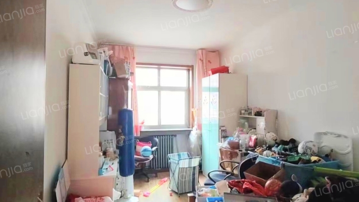 六十七处 南北通透小三居  满五 好楼层 急售-卧室B