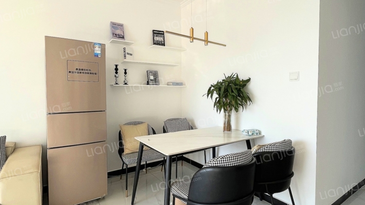 金域中央 2室2厅 南-餐厅