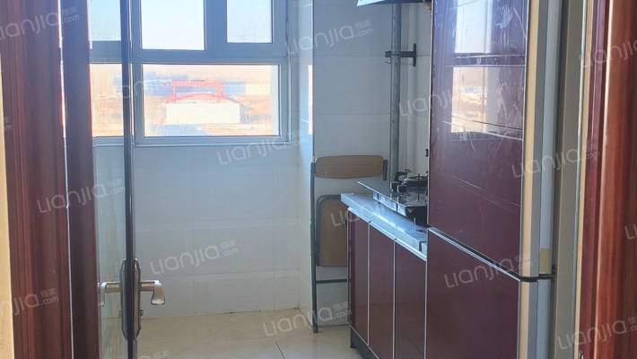 水岸花城，一线河景美宅，标准现房，即买即住-厨房