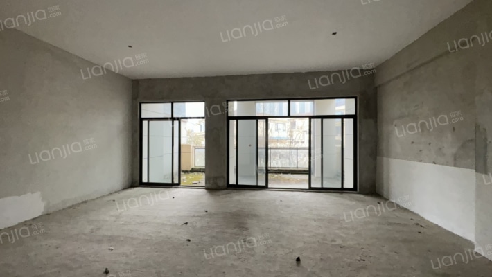 金阳新世界翡翠山二手房实景图