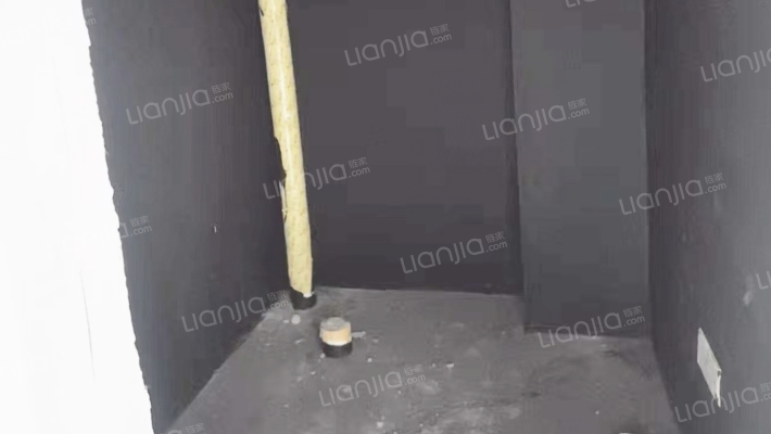 配套齐，交通便利，德信公园，双高速路口，高铁东站-卫生间B