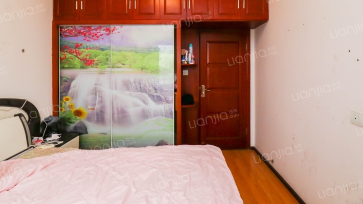 上江城，一线江景房，153平米，单价便宜  看房方便-卧室B