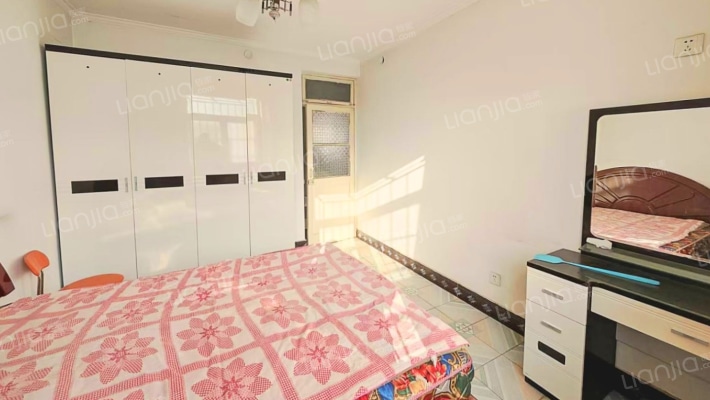 开发区南北通透三居室户型方正大社区集中供暖-卧室A