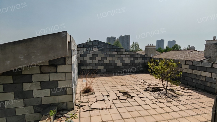 独栋别墅，个人不动产权证，可过户，600平院子-露台