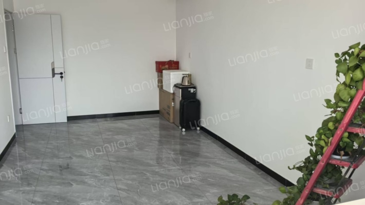 精装两居  总价低  位置好  拎包入住-客厅