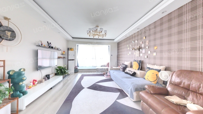 巴黎春天二手房实景图