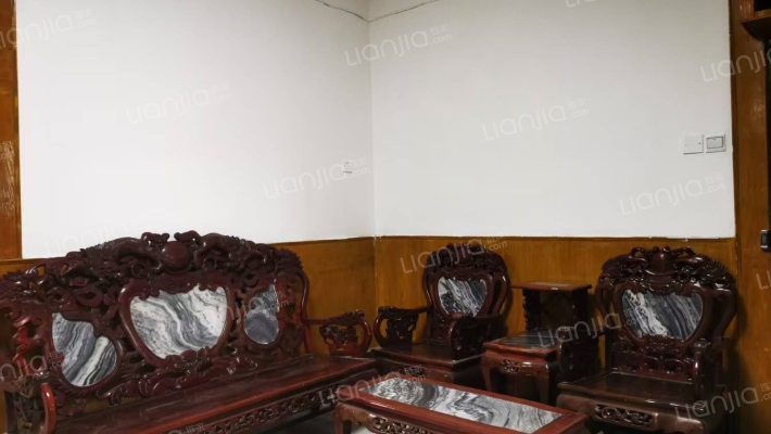 南岳电控家属区二手房实景图