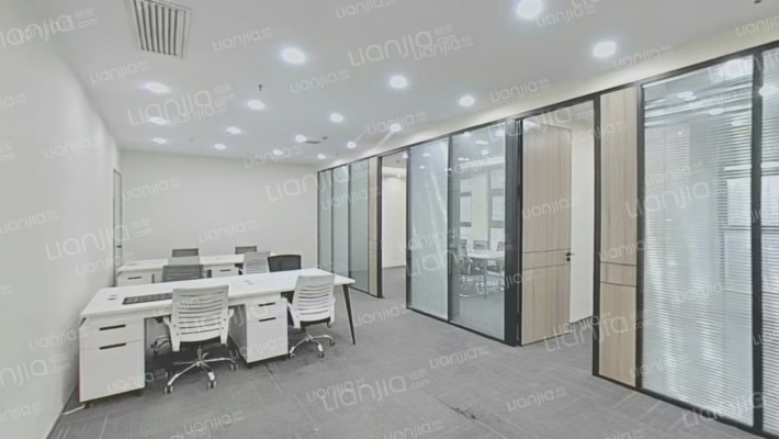 绿地蓝海大厦二手房实景图