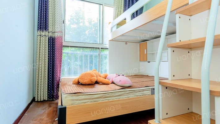 小区环境幽静雅致，舒适，绿化面积大，配套设施完善-卧室B