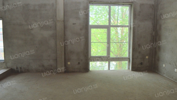 业主急售!本满五唯一独栋带南向大院子、距离北京800米-客厅C