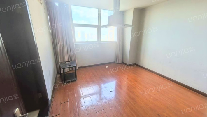 德盛大厦二手房实景图