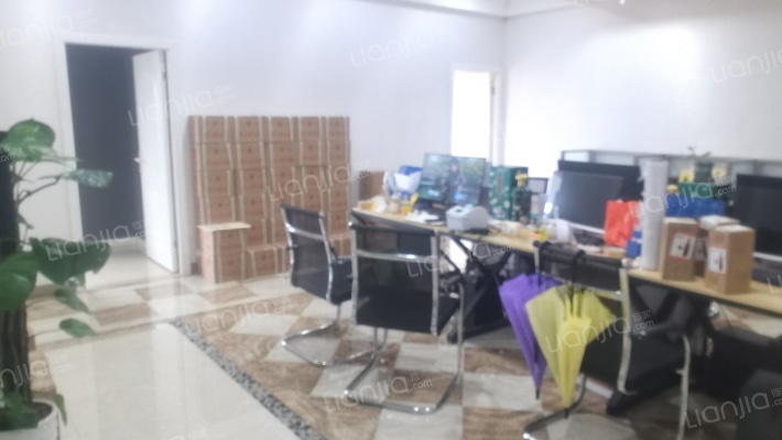 金融101大厦二手房实景图