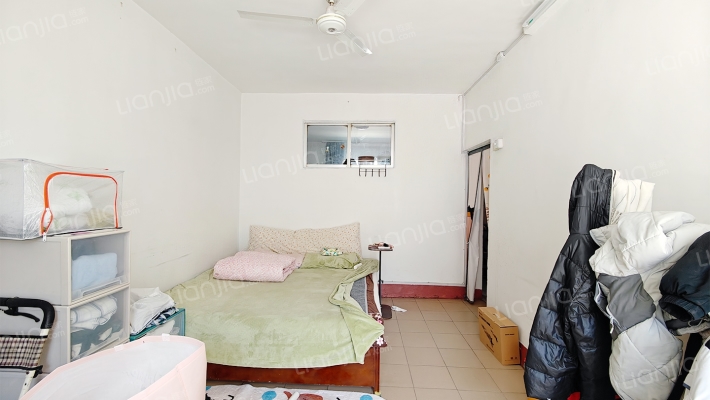 汽车制造厂宿舍二手房实景图