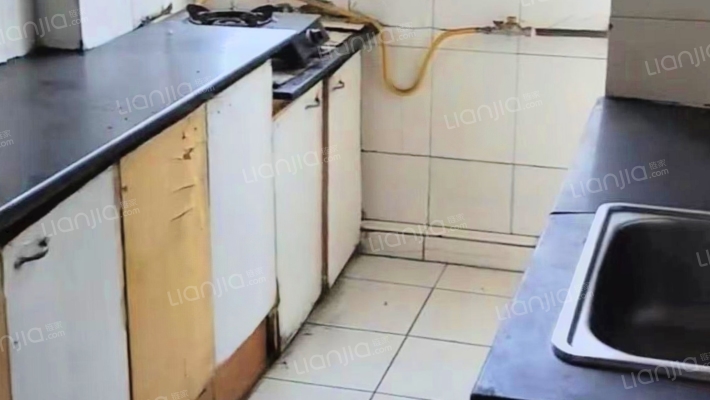 南北通透两居，好楼层，采光视野好，无遮挡，环境好。-厨房